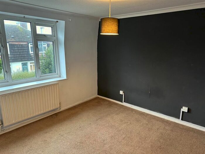 2 Bedroom Flat To Rent In Queens Road, Blaby, Leicester, LE8