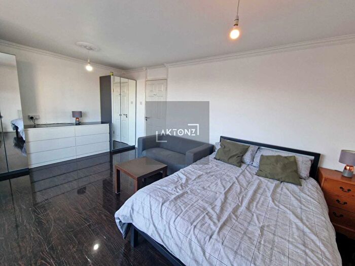 4 Bedroom Flat To Rent In Overbury Street, Hackney, London, E5