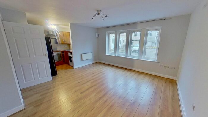 2 Bedroom Flat To Rent In St Gabriels Court, Horsforth, Leeds, LS18