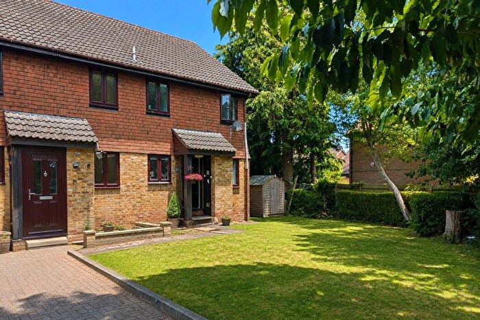1 Bedroom End Terrace House To Rent In West End, Surrey, GU24