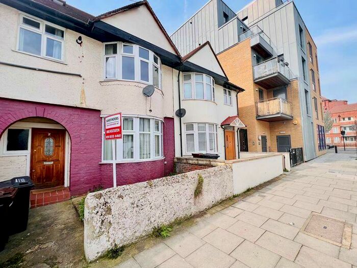 4 Bedroom Terraced House To Rent In Shore Place, Victoria Park, E9