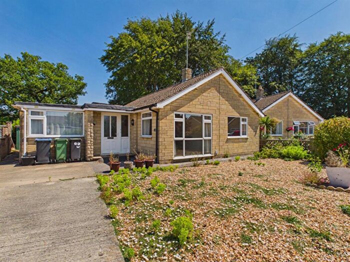 3 Bedroom Bungalow For Sale In Queens Crescent, Chippenham, SN14
