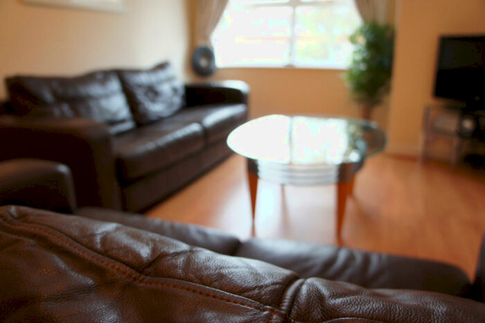 2 Bedroom Flat To Rent In Maple House, Chaple Road, Redhill, RH1