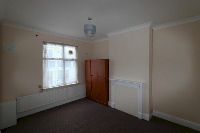 2 Bedroom Flat To Rent In Sutton Road, Southend-On-Sea SS2