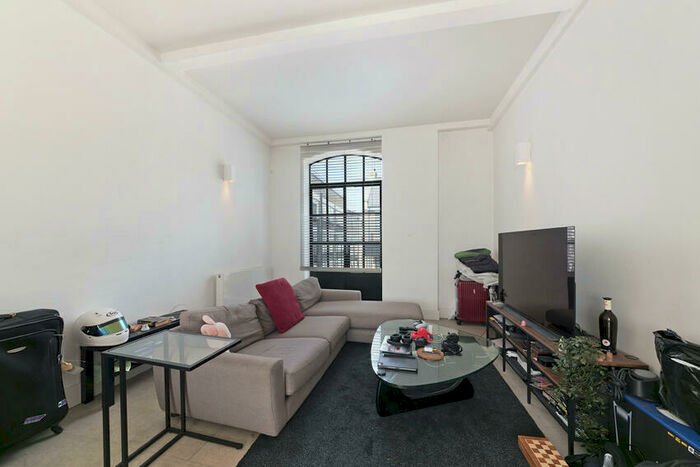 2 Bedroom Apartment To Rent In Berry Street, London, EC1V