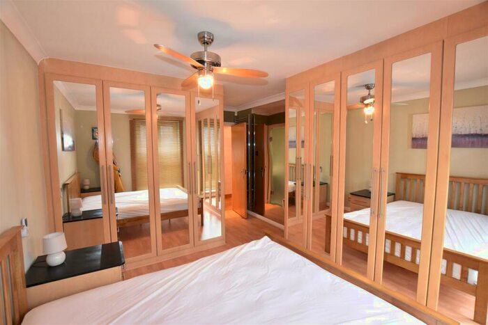 2 Bedroom Flat To Rent In Regents Riverside, RG1