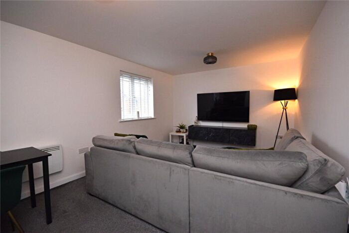 2 Bedroom Apartment To Rent In Boulevard Rise, Leeds, West Yorkshire, LS10