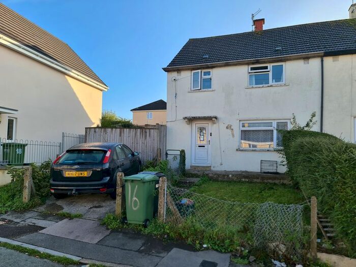 3 Bedroom Semi-Detached House For Sale In Target Close, Stroud, GL5