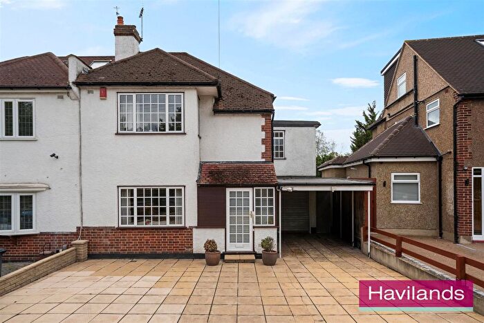 4 Bedroom Semi-Detached House For Sale In Oakwood Crescent, London, N21