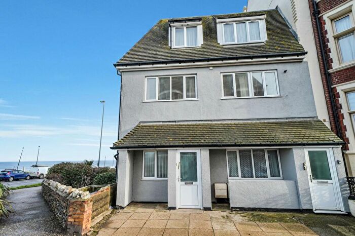 2 Bedroom Flat For Sale In Cabbell Road, Cromer, NR27