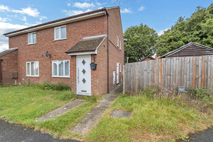 1 Bedroom Apartment For Sale In Grebe Close, Stowmarket, IP14
