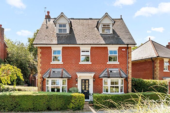 5 Bedroom Detached House For Sale In Oakland Place, Buckhurst Hill, IG9
