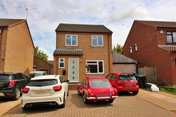 3 Bedroom Detached House For Sale In Foxglove Close, Worlingham, Beccles, NR34