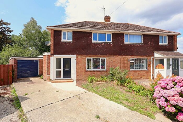3 Bedroom Semi-Detached House For Sale In Compton Close, Havant, PO9