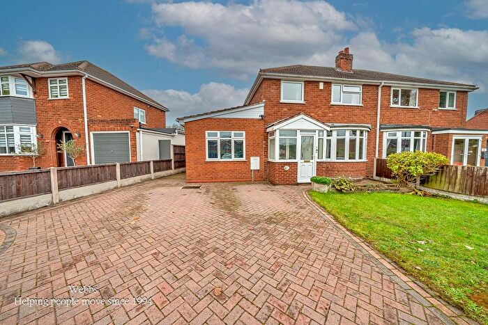 3 Bedroom Semi-detached House For Sale In Coppice Road, Walsall, WS9