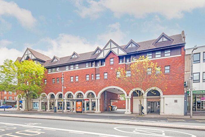 2 Bedroom Flat For Sale In Heath Road, Twickenham, TW1