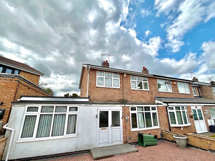 4 Bedroom Semi-Detached House To Rent In Trent Close, Oadby, LE2