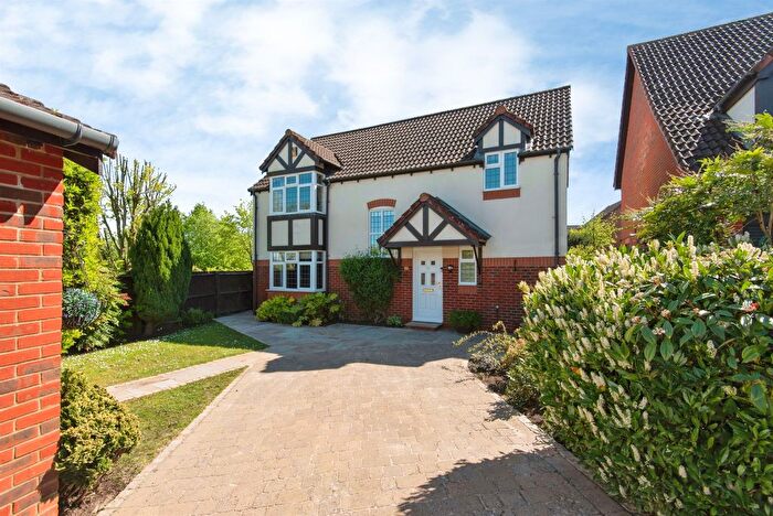 4 Bedroom Detached House For Sale In Campbell Close, Buntingford, SG9