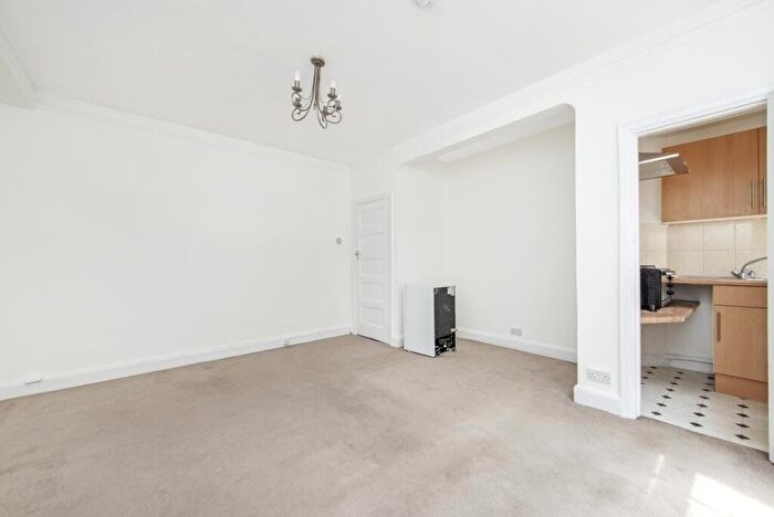 Studio To Rent In Upper Woburn Place, London, WC1H