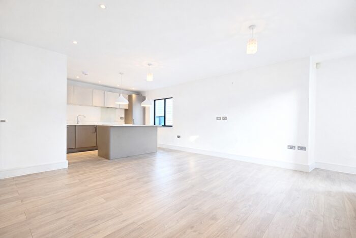 2 Bedroom Flat For Sale In Oval Road, Croydon, CR0
