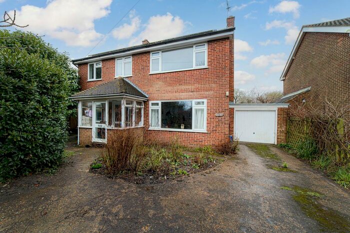 4 Bedroom Detached House For Sale In Court Road, Bossingham, CT4