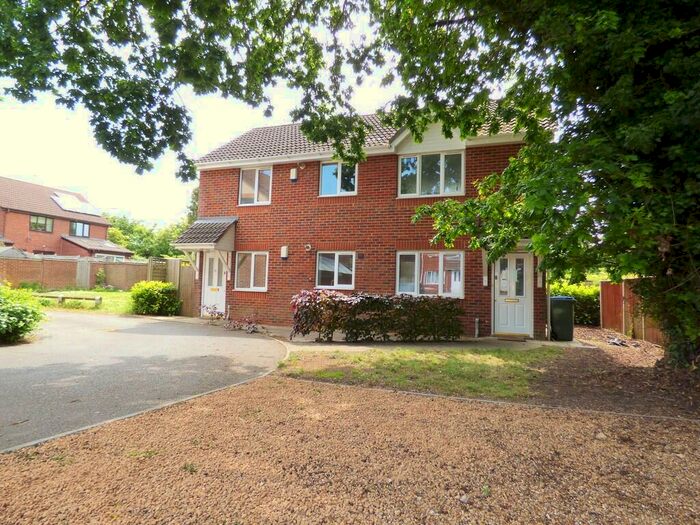 2 Bedroom Maisonette To Rent In Coracle Close, Warsash, SO31