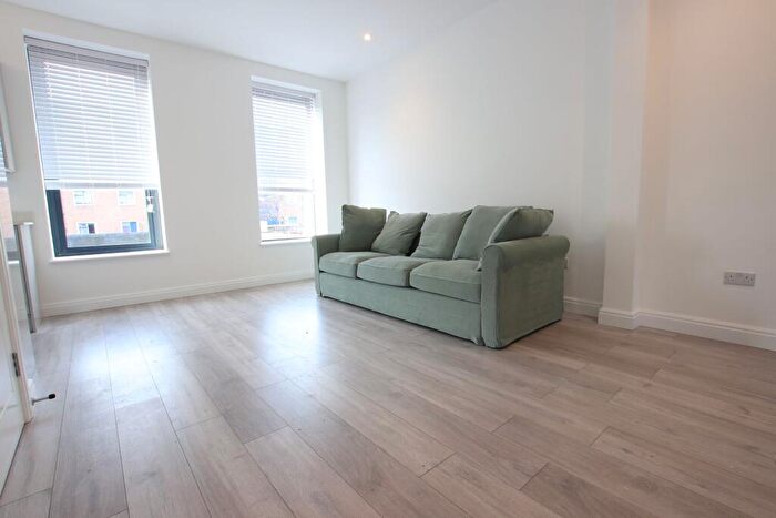 1 Bedroom Apartment To Rent In Camberwell Road, London, SE5