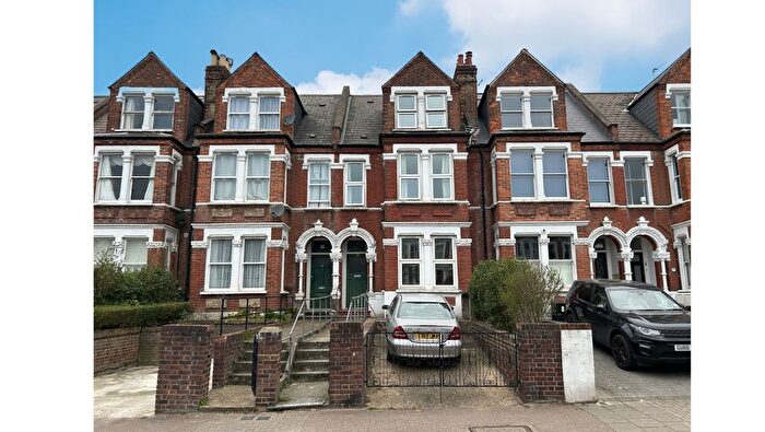 2 Bedroom Flat For Sale In Flat A, Earlsfield Road, Wandsworth, London, SW18
