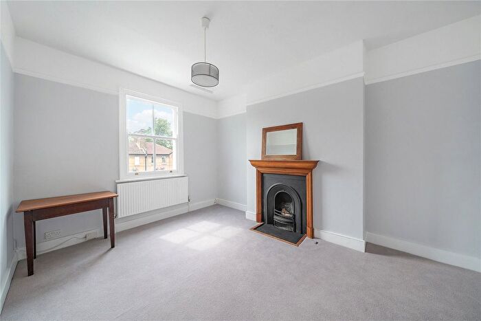 3 Bedroom Flat For Sale In Dulwich Road, London, SE24