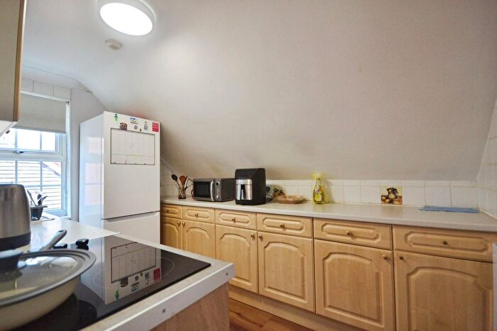 2 Bedroom Flat To Rent In Wokingham Road, Reading, RG6
