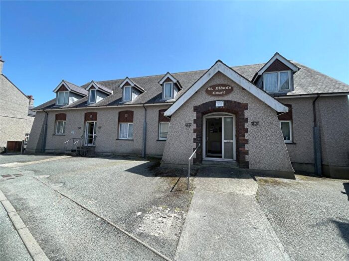 2 Bedroom Apartment To Rent In Rhos Y Gaer Avenue, Holyhead, Isle Of Anglesey, LL65