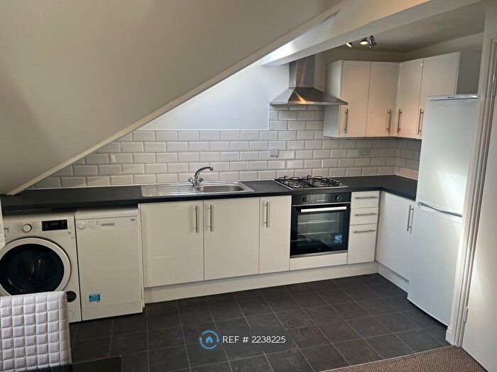 1 Bedroom Flat To Rent In West Didsbury, Manchester, M20