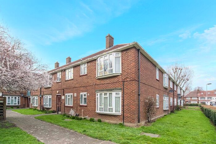1 Bedroom Property To Rent In Hepworth Gardens, Barking, IG11