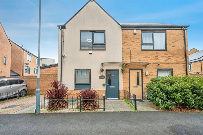 2 Bedroom Semi-Detached House For Sale In Thomas George Way, Birmingham, B19