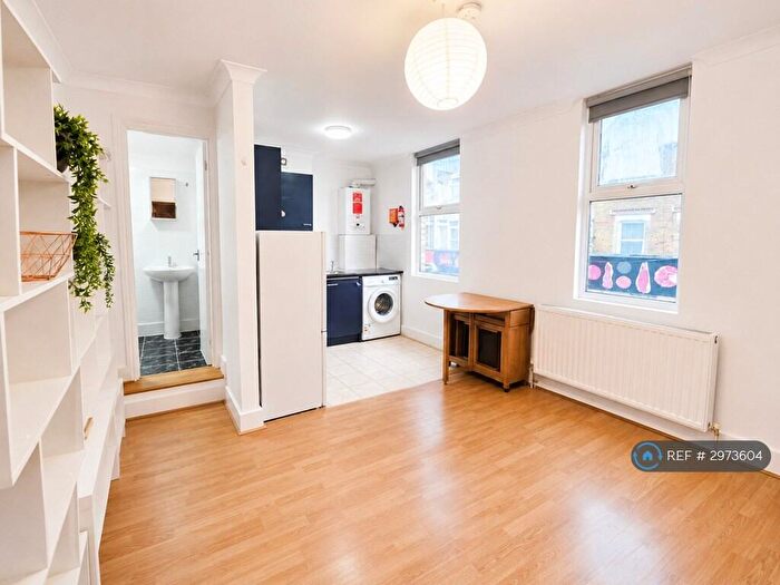 2 Bedroom Flat To Rent In High Street, London, E17
