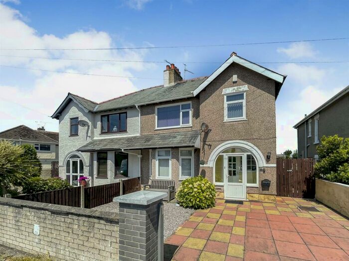 4 Bedroom House To Rent In Kings Avenue, Llandudno, LL30