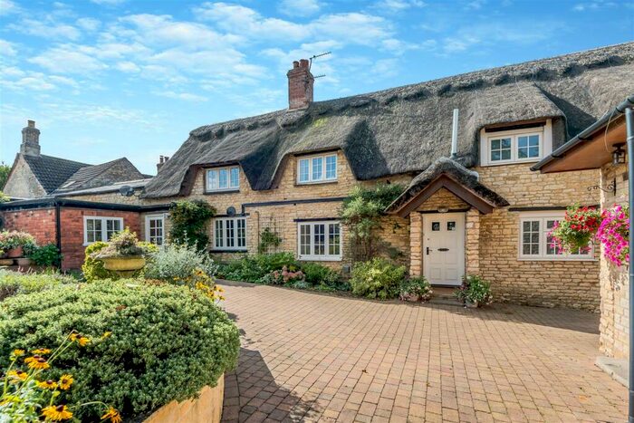 4 Bedroom Character Property For Sale In Main Street, Cottesmore, Rutland, LE15