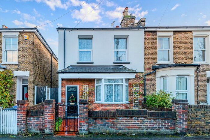3 Bedroom Property To Rent In Norman Road, London SW19