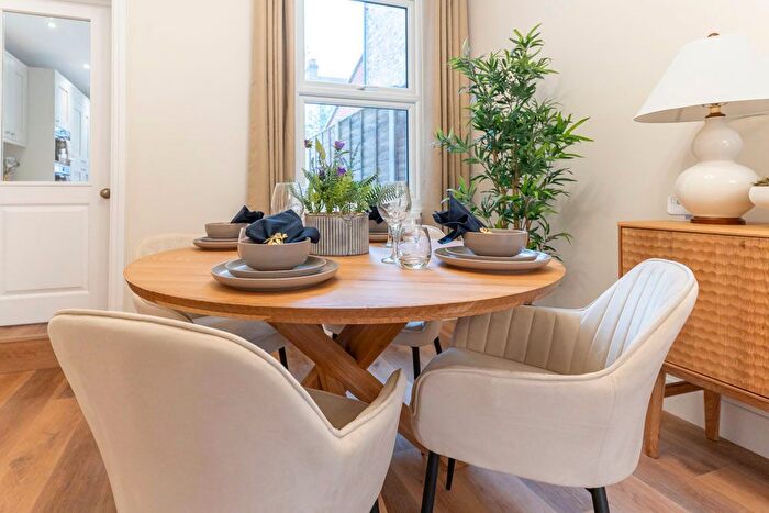 3 Bedroom Terraced House For Sale In Smeaton Road, Woodford Green, IG8