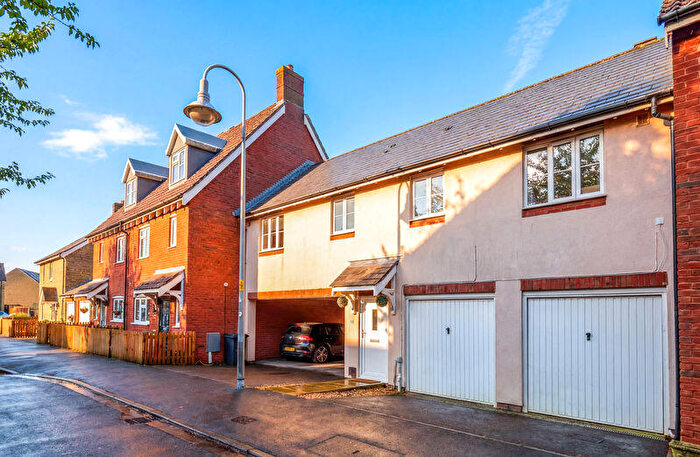 2 Bedroom Coach House For Sale In Saxon Court, St Georges - Fabulous Refurbished Home, BS22