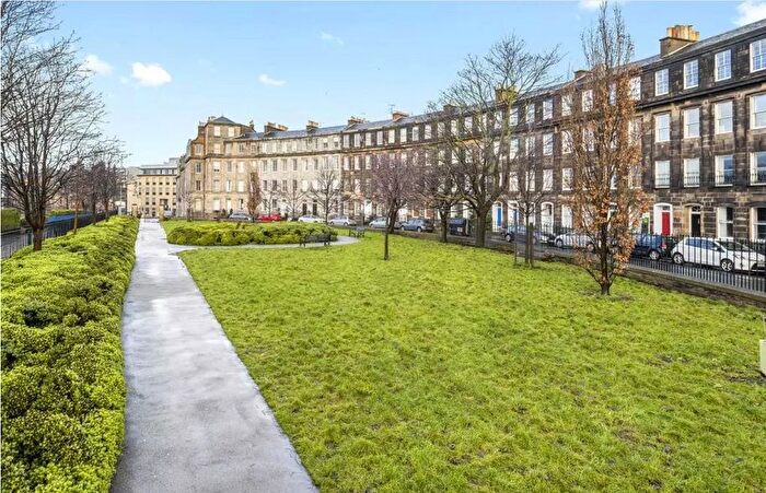 2 Bedroom Flat To Rent In , Gardners Crescent, Edinburgh, EH3