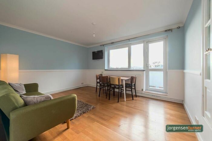 2 Bedroom Flat To Rent In Scotts Road, Shepherds Bush, London, W12