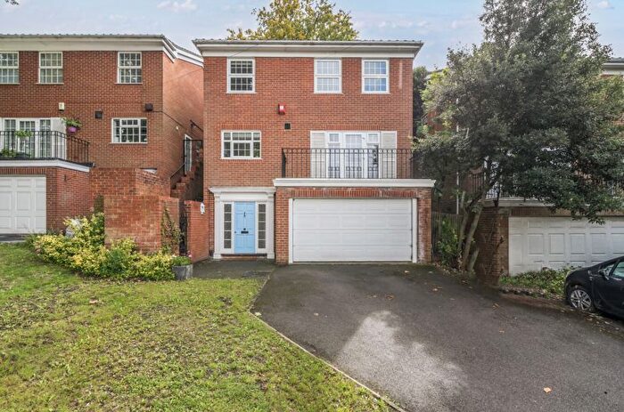 4 Bedroom Detached House For Sale In Warren Road, Purley, CR8