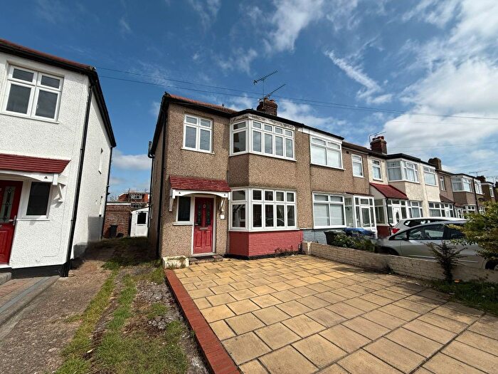 3 Bedroom Property To Rent In Chailey Avenue, Enfield, EN1