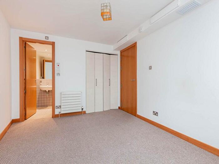 2 Bedroom Flat To Rent In Coburg Street, Leith, Edinburgh, EH6