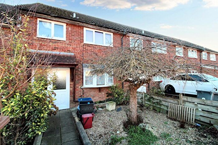 3 Bedroom Terraced House For Sale In Cholwell Road, Stevenage, SG2