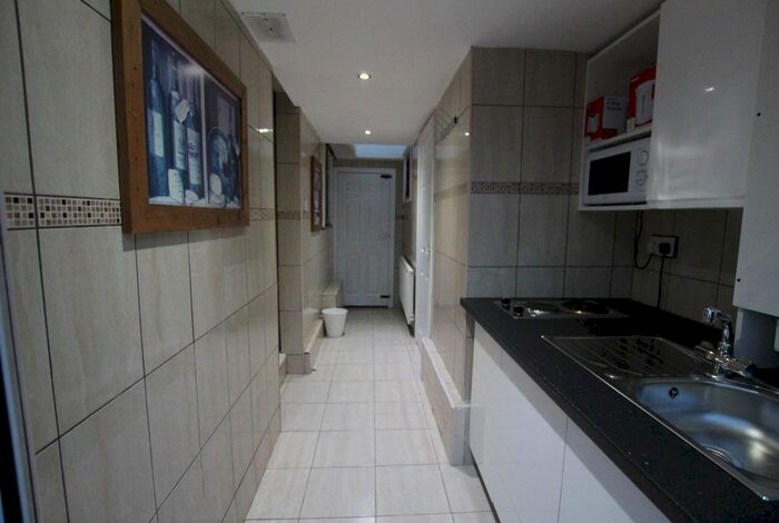 Studio To Rent In Basildon Avenue, Clayhall, IG5