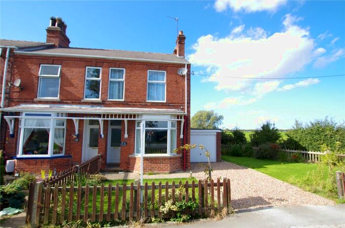 2 Bedroom End Of Terrace House For Sale In Station Row, Camerton, East Yorkshire, HU12