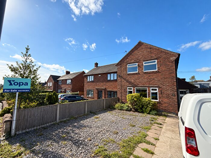 4 Bedroom Semi-Detached House For Sale In Woodlands Road, Derby, DE22