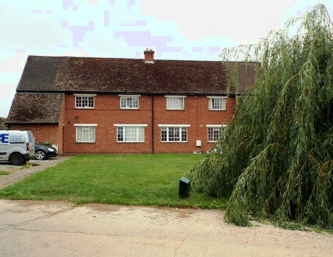 Studio To Rent In Heathfield, Bletchingdon, OX5